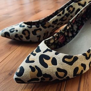 Seychelles cheetah leopard print kitten heel pumps
